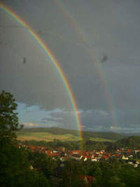 フランクフルトからズールへ。なんと、2重の虹の間を走ってきた！
