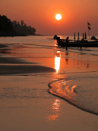 カマラビーチに沈む夕陽